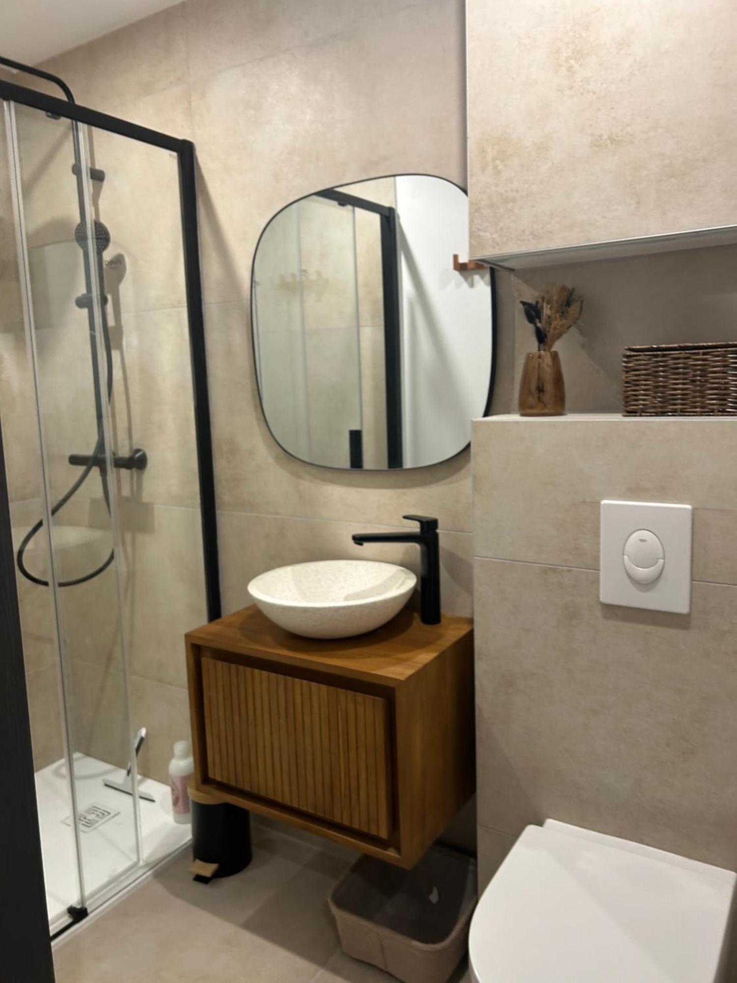 Studio Prestige Avec Terrasse Le Chene Dore Au Coeur Du Centre Touristique Cite Des Loisirs 200 M Du Galaxie,Face Au Snowworld Parking Gratuit Privatif Амневиль Экстерьер фото