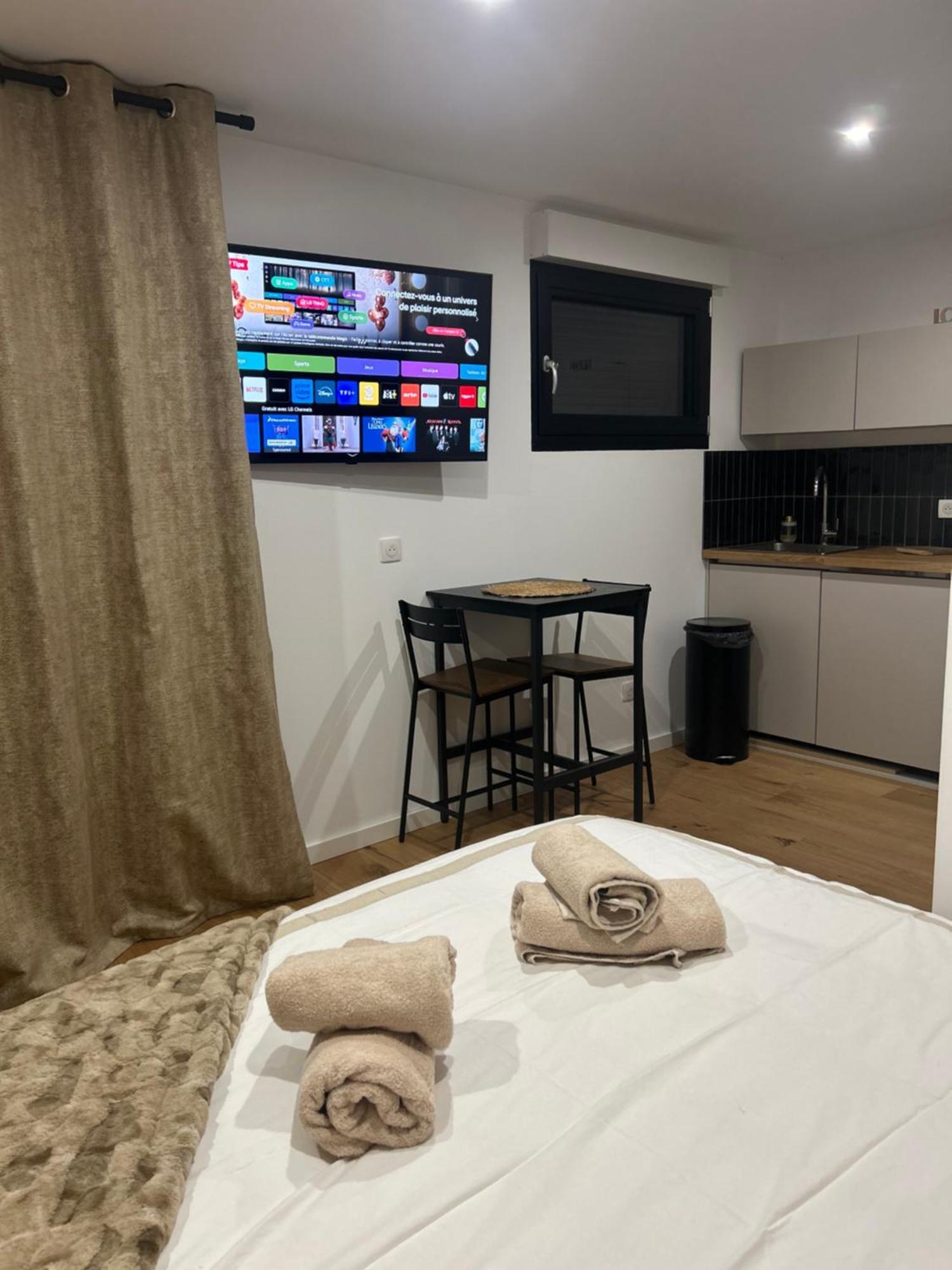 Studio Prestige Avec Terrasse Le Chene Dore Au Coeur Du Centre Touristique Cite Des Loisirs 200 M Du Galaxie,Face Au Snowworld Parking Gratuit Privatif Амневиль Экстерьер фото