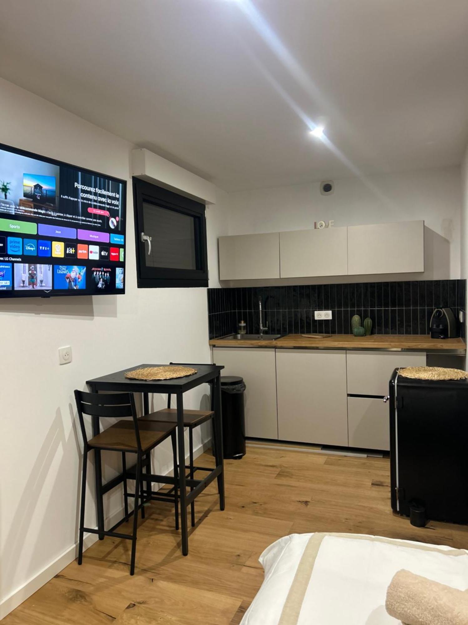 Studio Prestige Avec Terrasse Le Chene Dore Au Coeur Du Centre Touristique Cite Des Loisirs 200 M Du Galaxie,Face Au Snowworld Parking Gratuit Privatif Амневиль Экстерьер фото